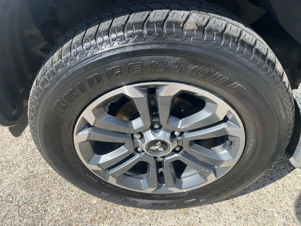 Mitsubishi L200 Pickup 2.4 Di-d Dc Barbarian 4Wd Euro 6 2018 Green #9