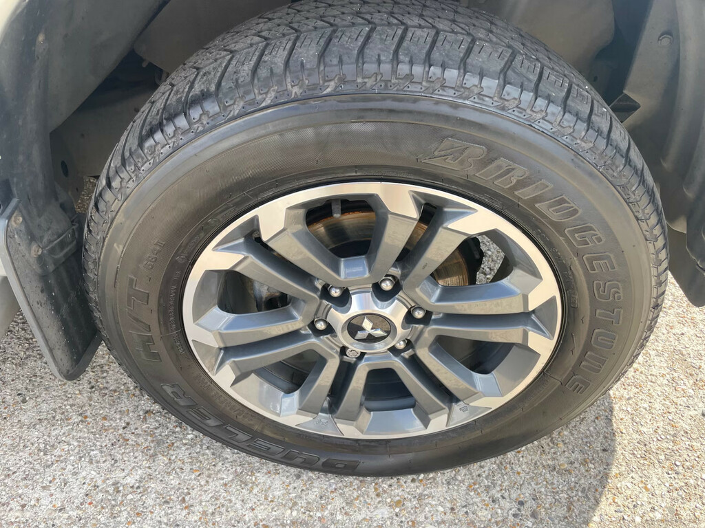 Mitsubishi L200 Pickup 2.4 Di-d Dc Barbarian 4Wd Euro 6 2018 Green #12