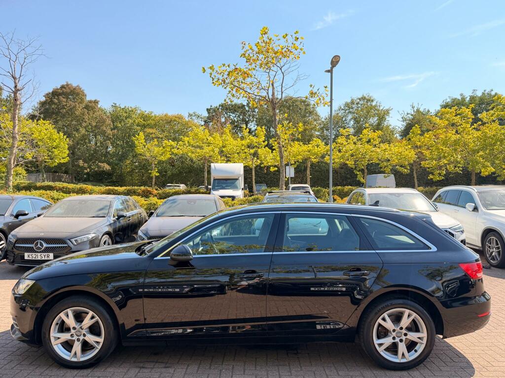 Audi A4 Avant Sport Black #5
