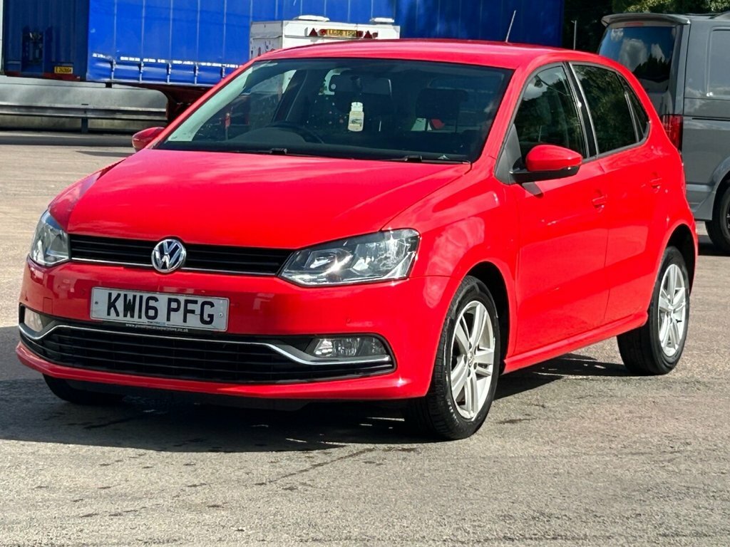 Volkswagen Polo 1L Match Red