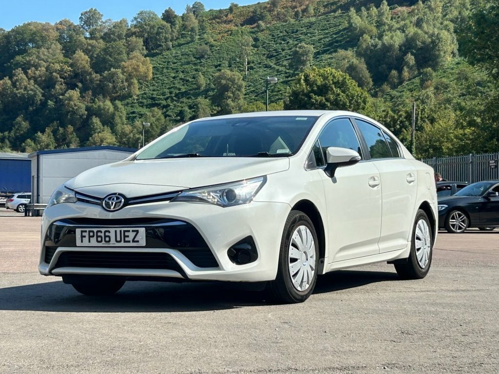 Toyota Avensis 1.8L Active White