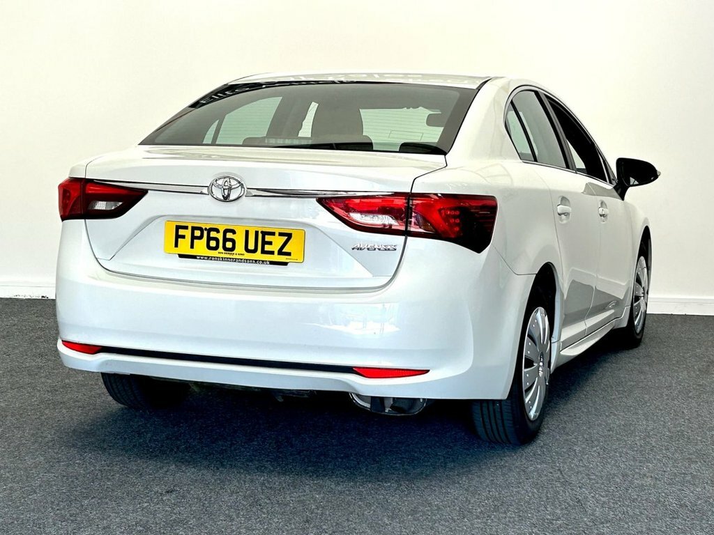 Toyota Avensis 1.8L Active White #4