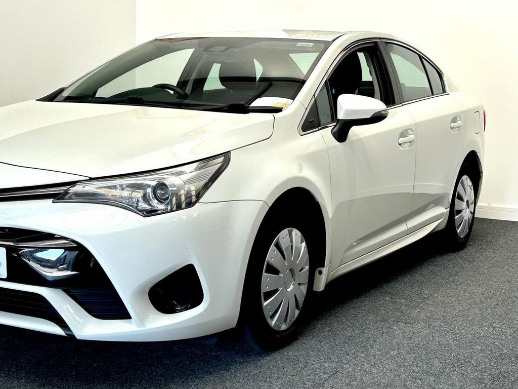 Toyota Avensis 1.8L Active White #5