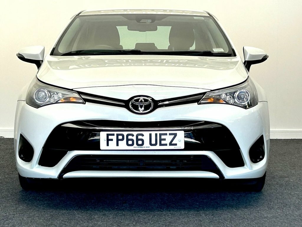 Toyota Avensis 1.8L Active White #2