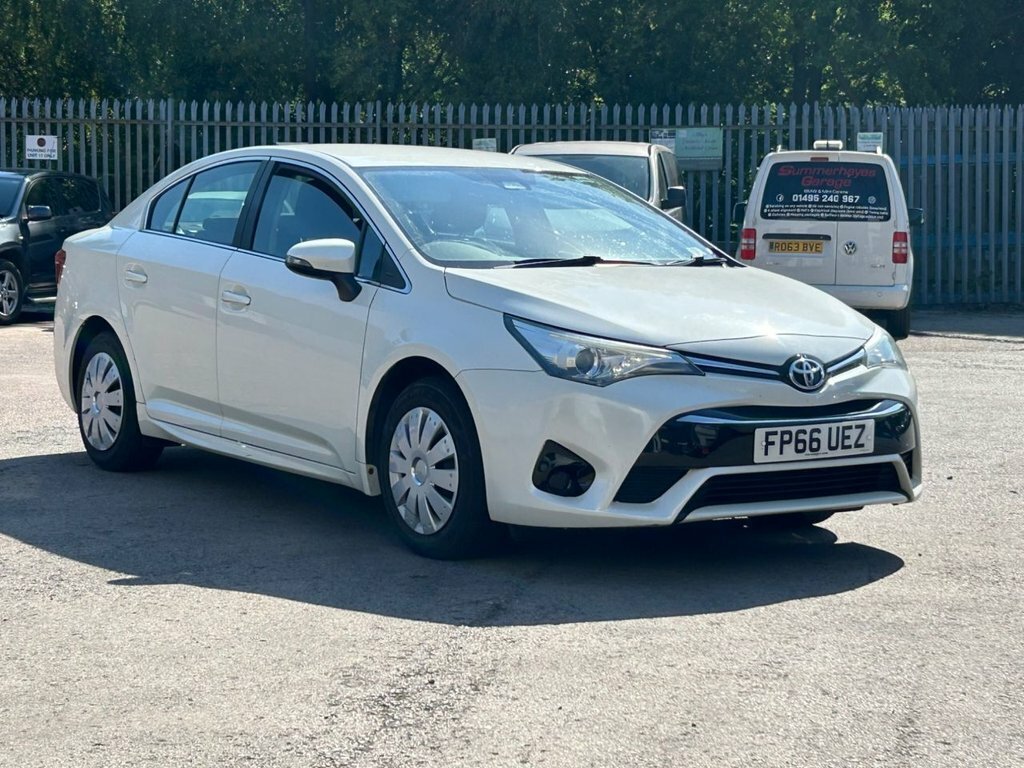 Toyota Avensis 1.8L Active White #3