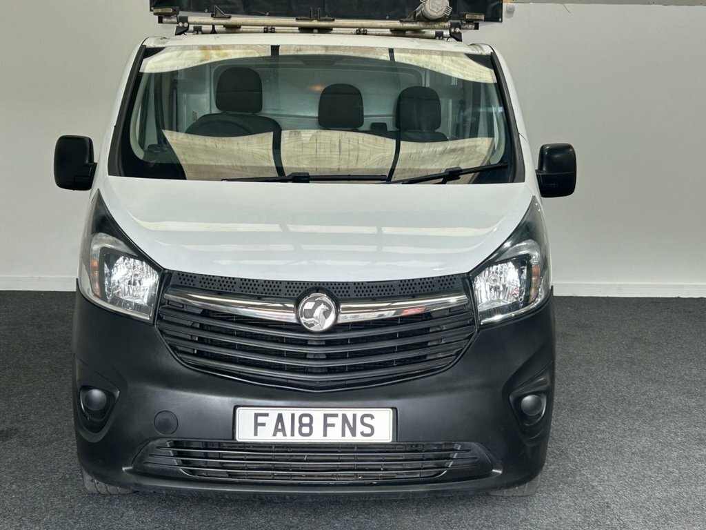 Vauxhall Vivaro Mpv FA18FNS White #2