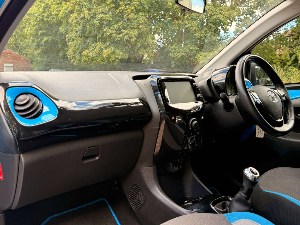 Toyota Aygo X X-cite Hatchback Euro 6 Blue #4