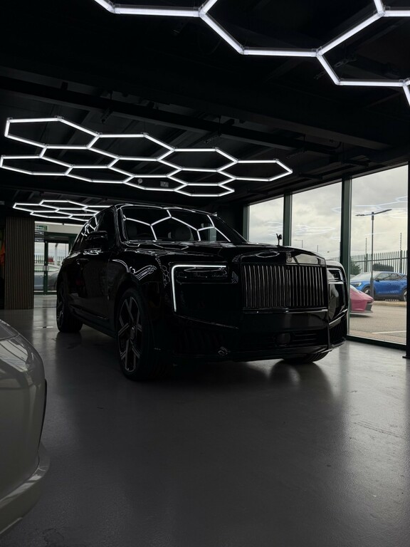 Rolls-Royce Cullinan 6.8 V12 Black