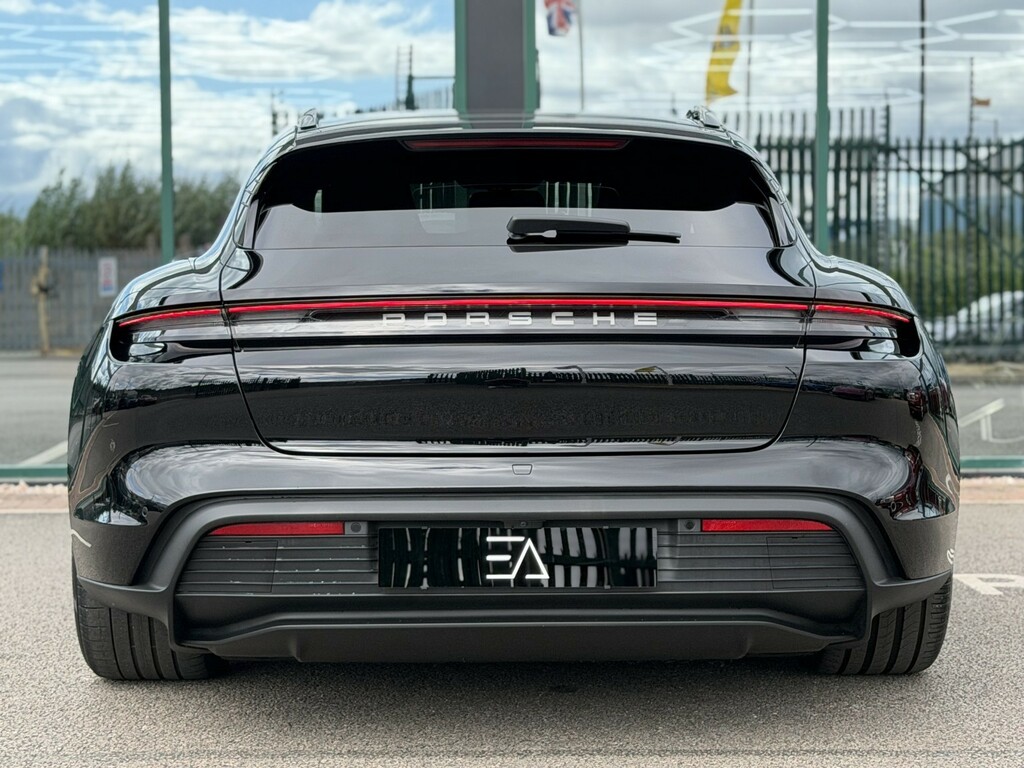 Porsche Taycan Estate Performance Plus 93.4Kwh 4S 202373 Black #5
