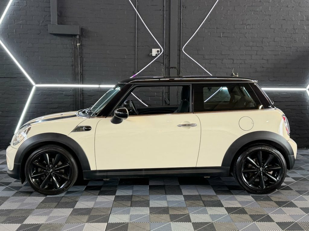 Mini Hatch 1.6L Cooper Baker Street WP63ZSD White #6