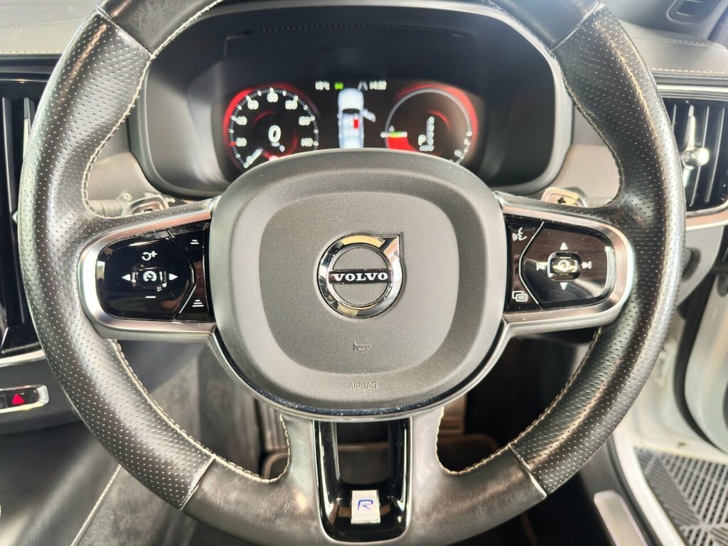 Volvo S90 2L R-design Pro SN19XWR White #4