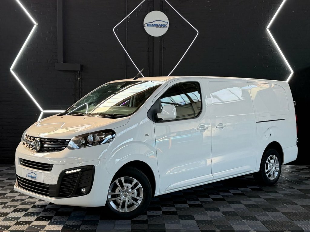 Vauxhall Vivaro 1.5L Sportive White