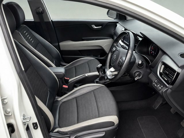 Kia Stonic Stonic 3 1.6 Turbo Crdi Suv White #2