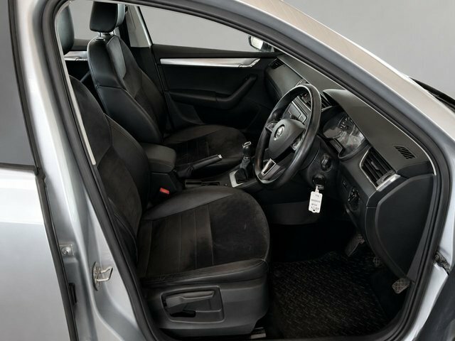 Skoda Octavia 2.0 Turbo Tdi Se L Hatchback Manua Silver #2