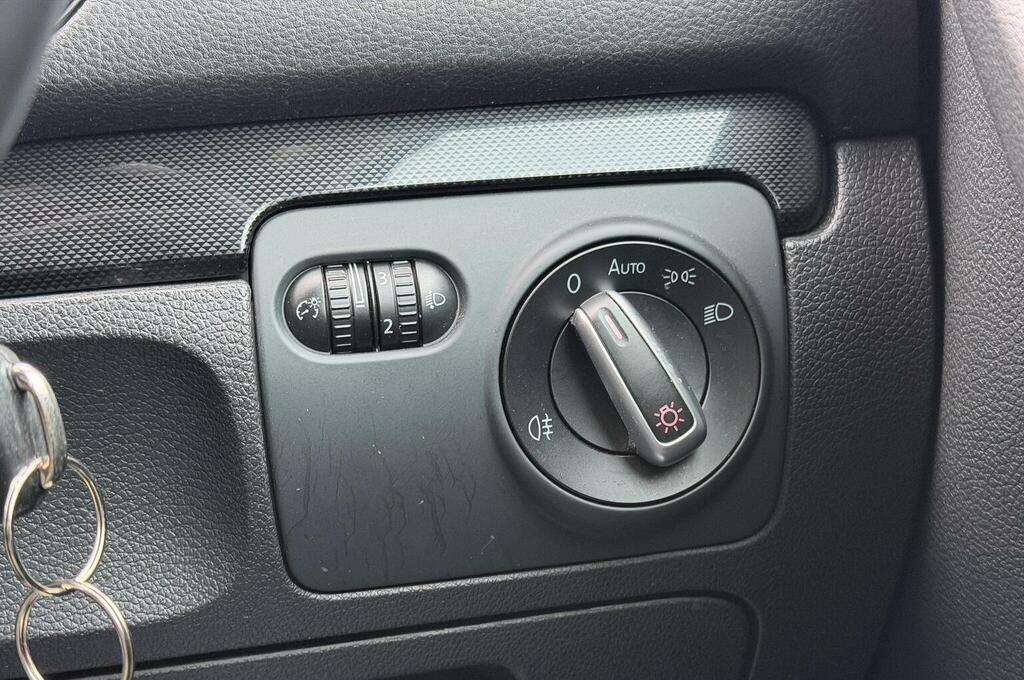 Volkswagen Golf 2.0 Tdi 140 Sportline 9 Services Sensors Black #16