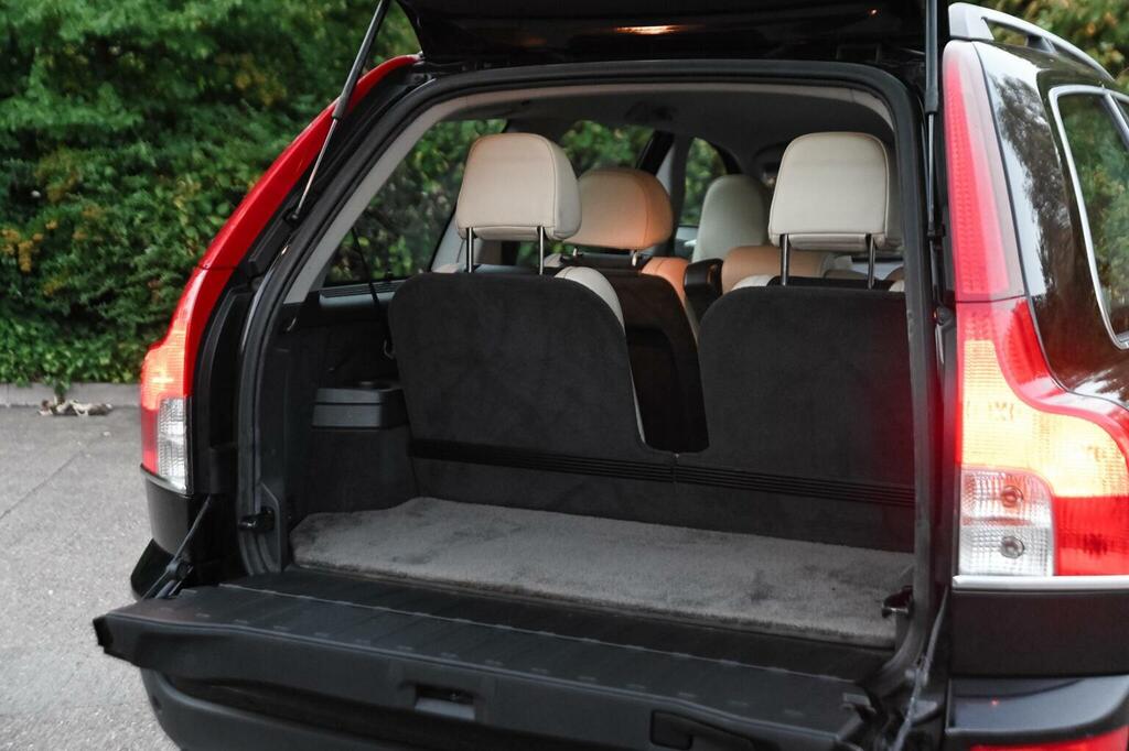 Volvo XC90 2.4 D5 Executive Geartronic 4X4 Black #6