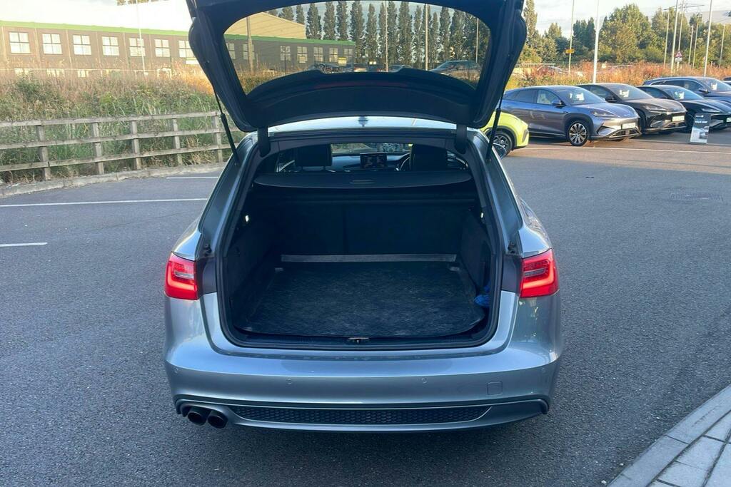 Audi A6 Avant 2.0L Avant Tdi Ultra Black Edition 188 Bhp White #17