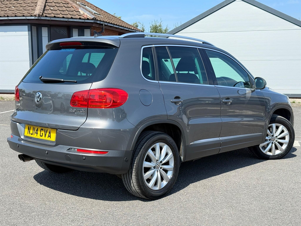 Volkswagen Tiguan Tiguan R Line Tdi Bluemotion Technology 4Motion S- White #18