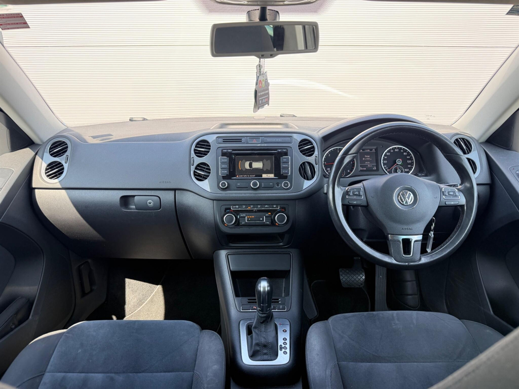 Volkswagen Tiguan Tiguan R Line Tdi Bluemotion Technology 4Motion S- White #33