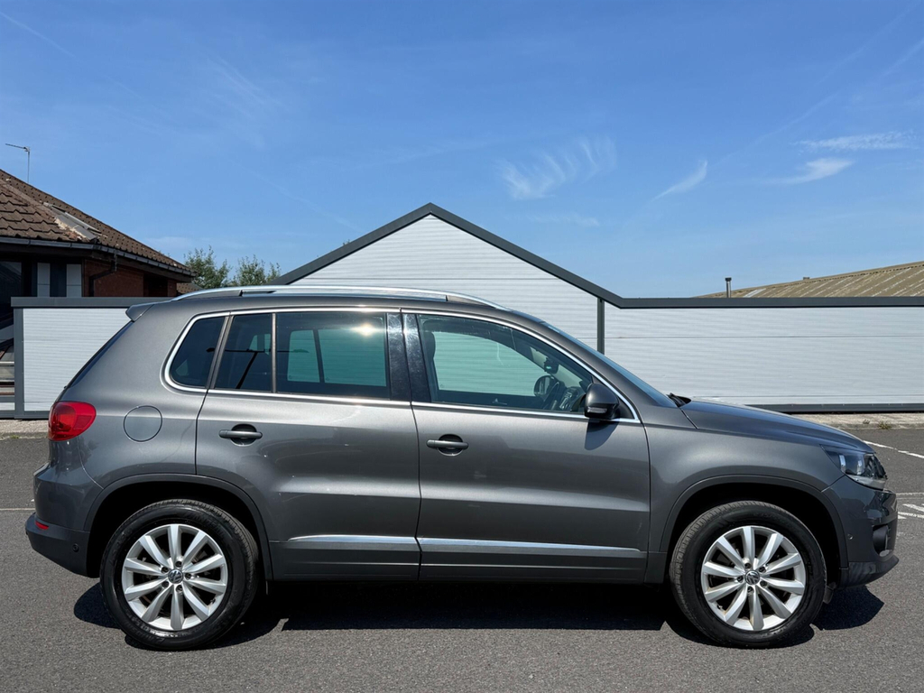Volkswagen Tiguan Tiguan R Line Tdi Bluemotion Technology 4Motion S- White #17