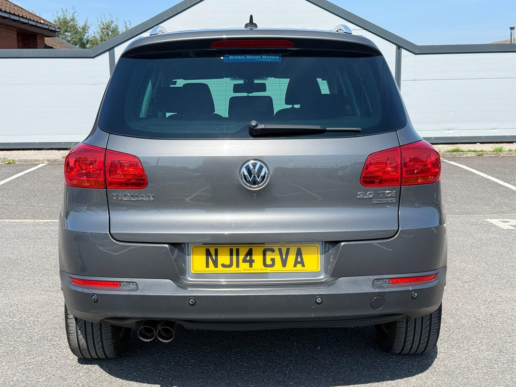 Volkswagen Tiguan Tiguan R Line Tdi Bluemotion Technology 4Motion S- White #12