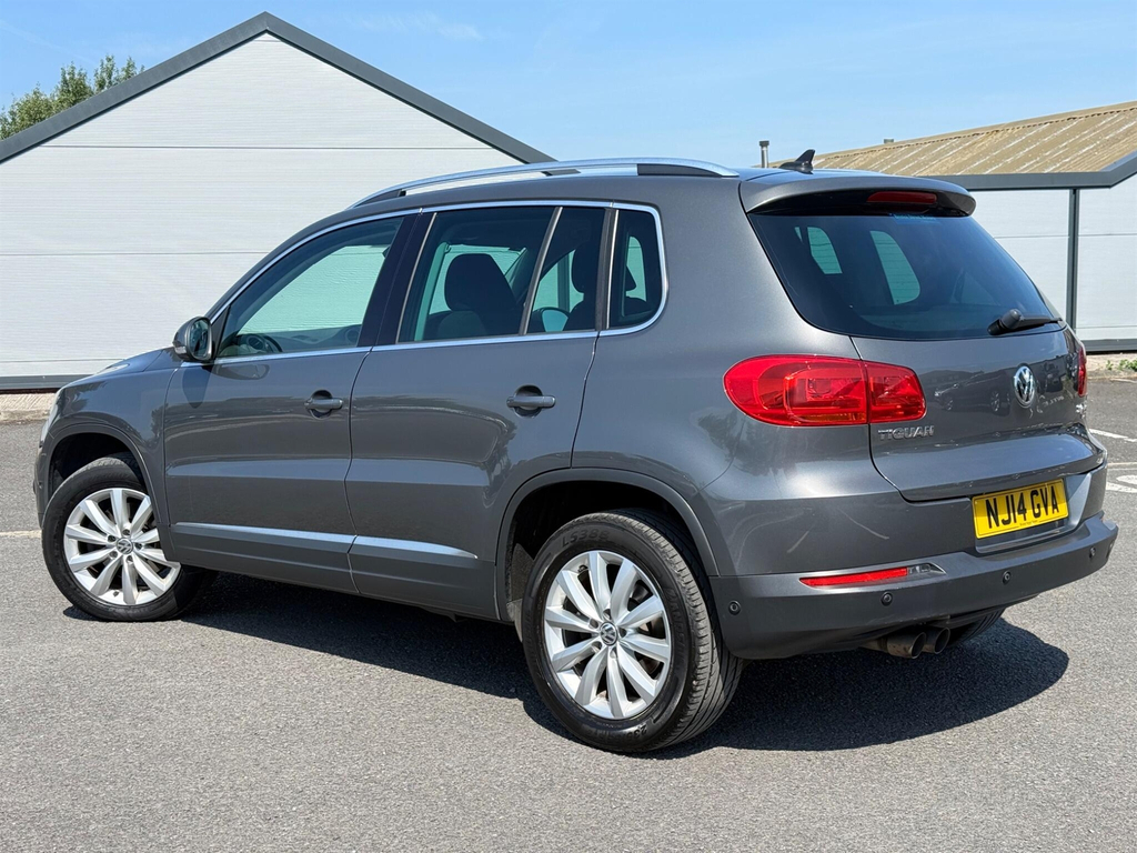 Volkswagen Tiguan Tiguan R Line Tdi Bluemotion Technology 4Motion S- White #4