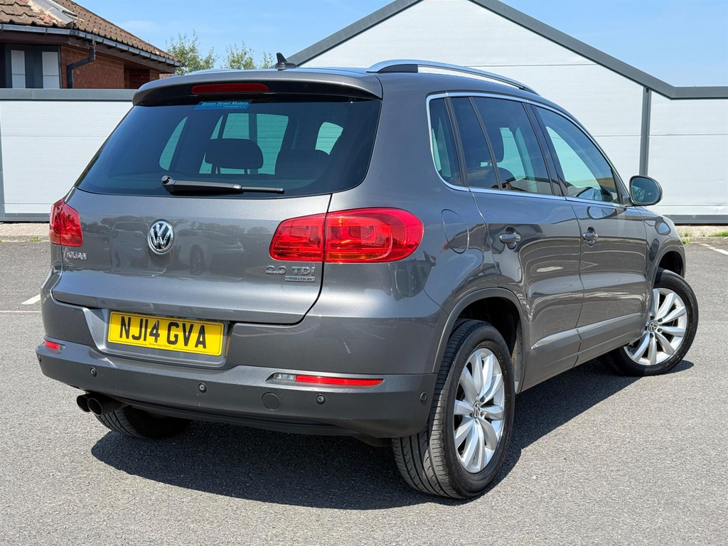 Volkswagen Tiguan Tiguan R Line Tdi Bluemotion Technology 4Motion S- White #15