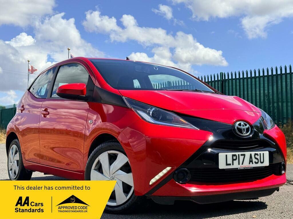 Toyota Aygo 1.0 Vvt-i X-play X-shift Euro 6 Red