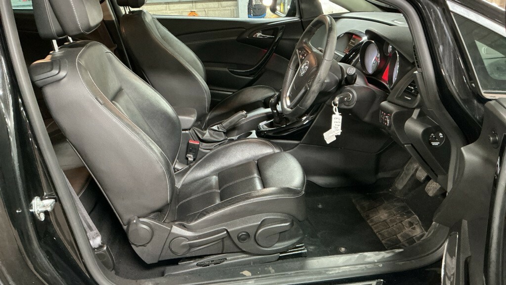 Vauxhall Astra GTC Gtc 1.4I Turbo White #8