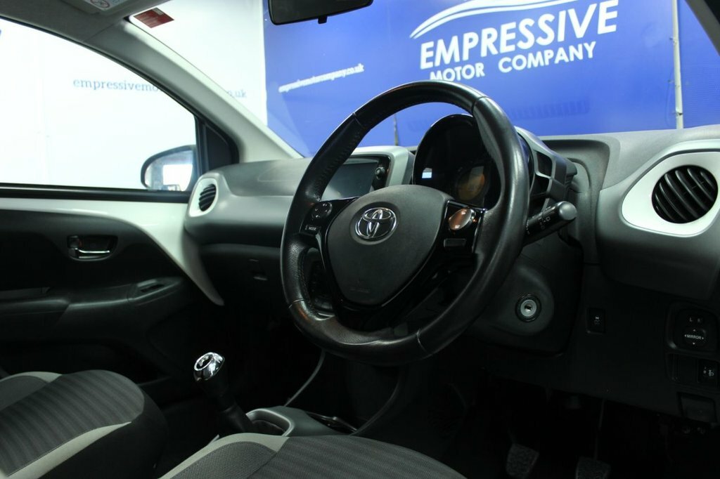 Toyota Aygo 1L X-trend PRZ6981 White #5