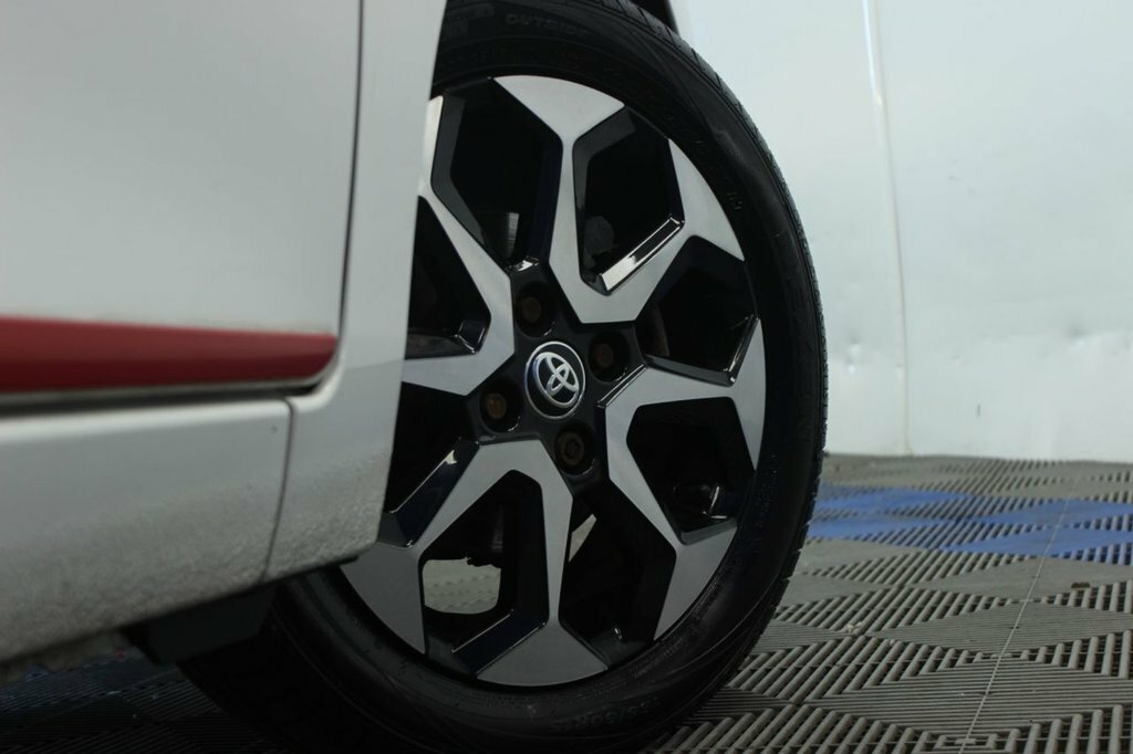 Toyota Aygo 1L X-trend PRZ6981 White #2