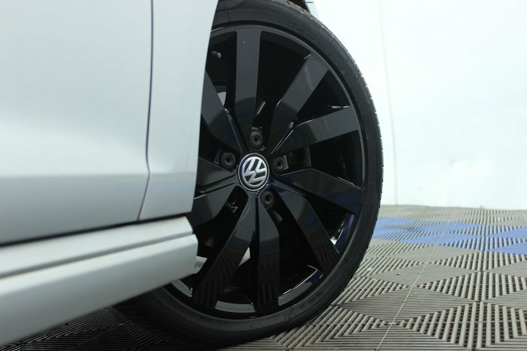 Volkswagen Golf 2L R-line Edition Silver