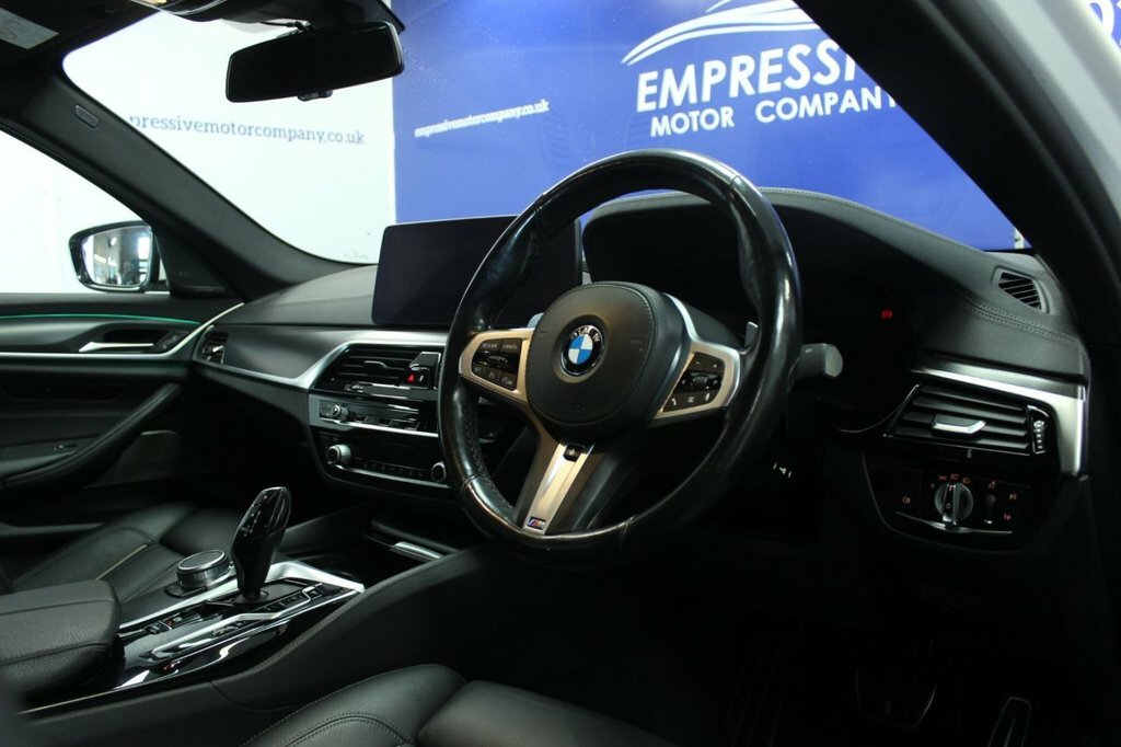 BMW 5 Series 2L M Sport White #5