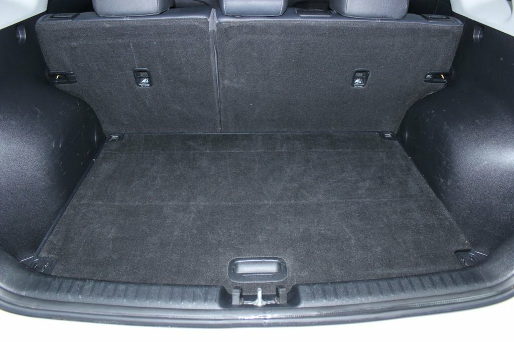 Kia Niro 1.6L 2 White #4