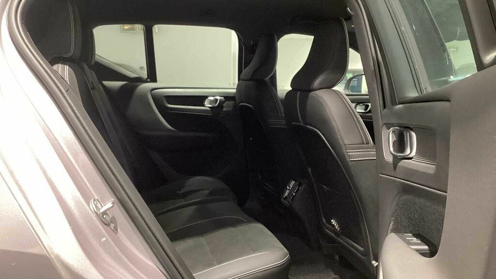 Volvo XC40 Plus, B4 Mild Hybrid, Dark LR75EFJ Silver #6