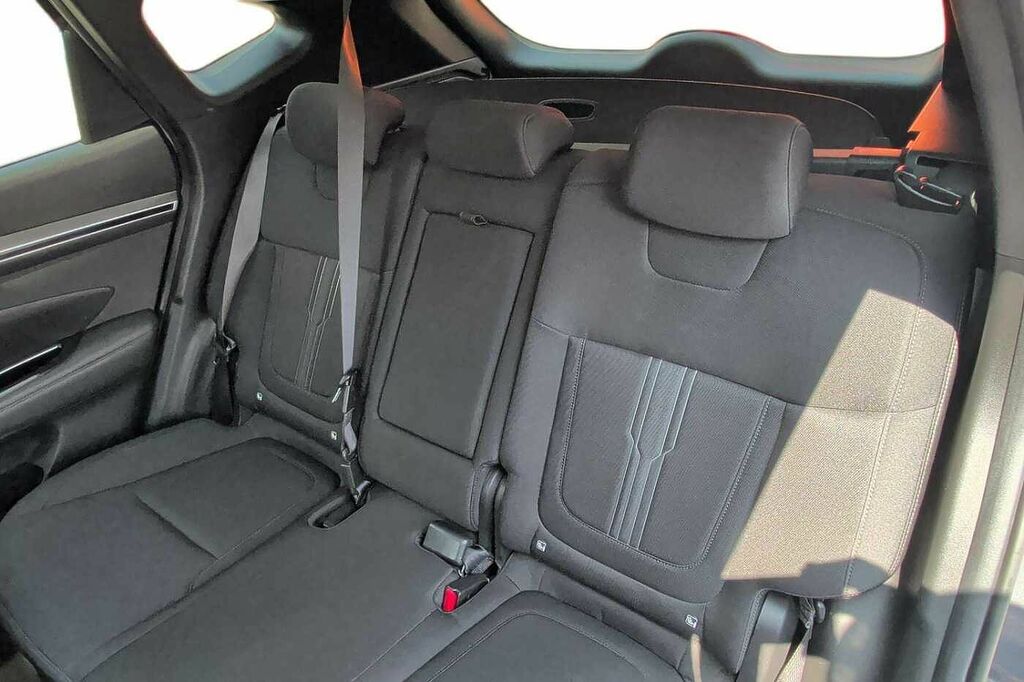 Hyundai Tucson 1.7 Crdi Blue Drive Se Nav Suv E White #17