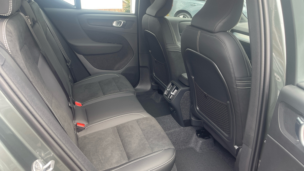 Volvo XC40 Plus, B3 Mild Hybrid, Dark #6