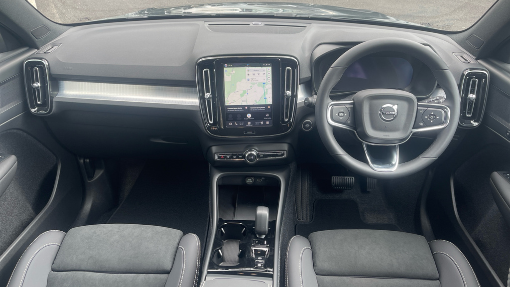 Volvo XC40 Plus, B3 Mild Hybrid, Dark #5