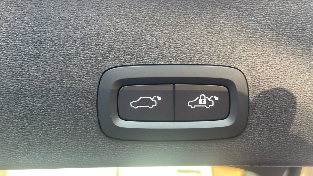 Volvo XC40 Plus, B3 Mild Hybrid, Dark Blue #32