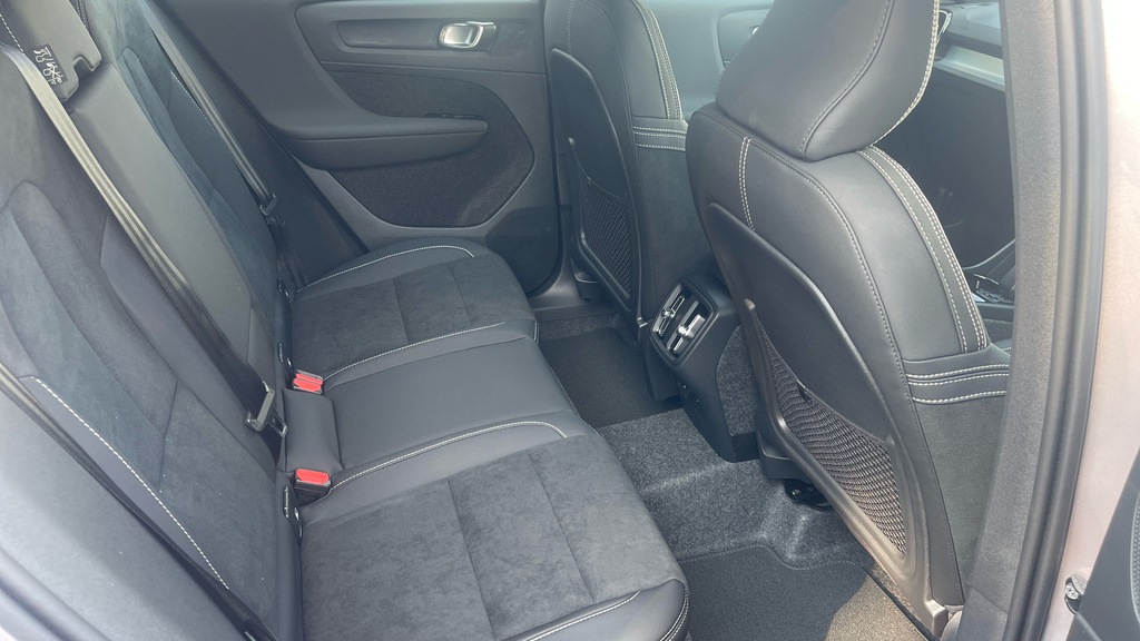 Volvo XC40 Plus, B3 Mild Hybrid, Dark Silver #6