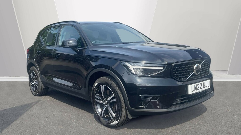 Volvo XC40 Plus, B3 Mild Hybrid, Dark Black