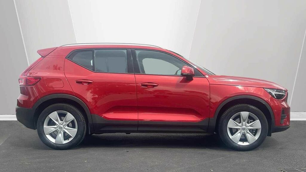Volvo XC40 Core, B3 Mild Hybrid, LL22PRV Red #3