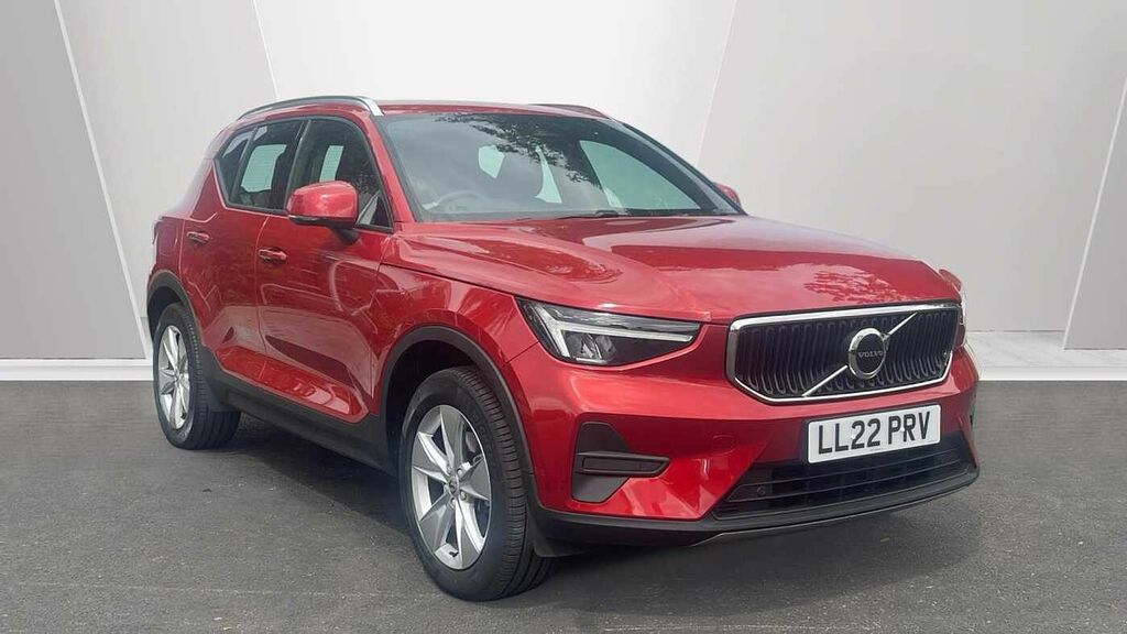 Volvo XC40 Core, B3 Mild Hybrid, Red