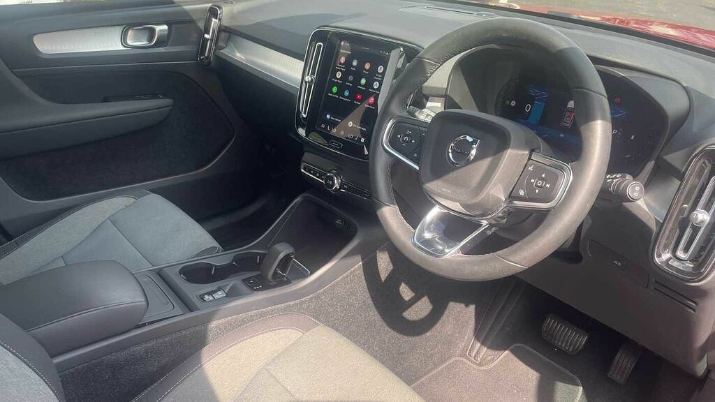 Volvo XC40 Core, B3 Mild Hybrid, LL22PRV Red #4