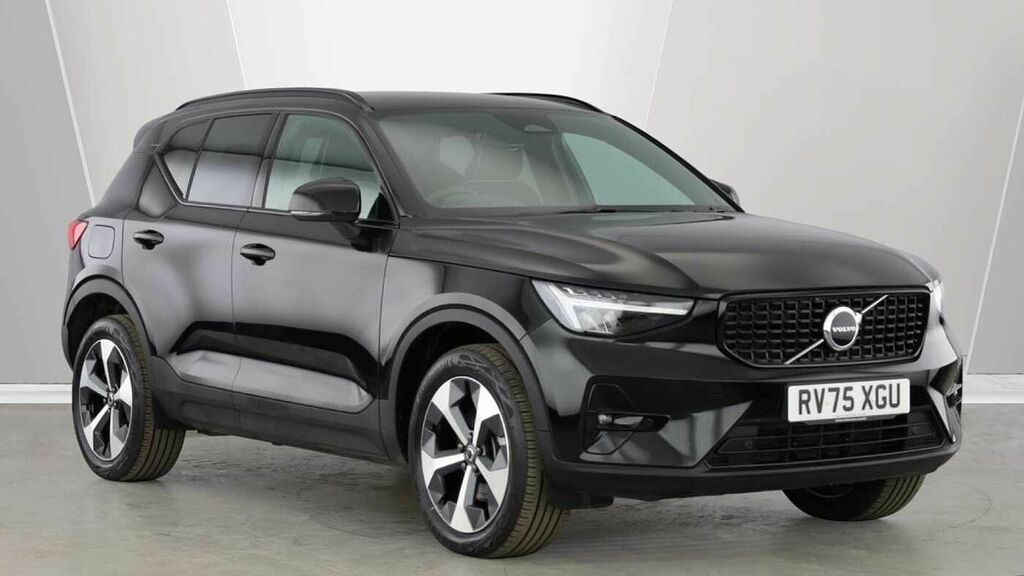 Volvo XC40 Plus, B3 Mild Hybrid, Dark Black
