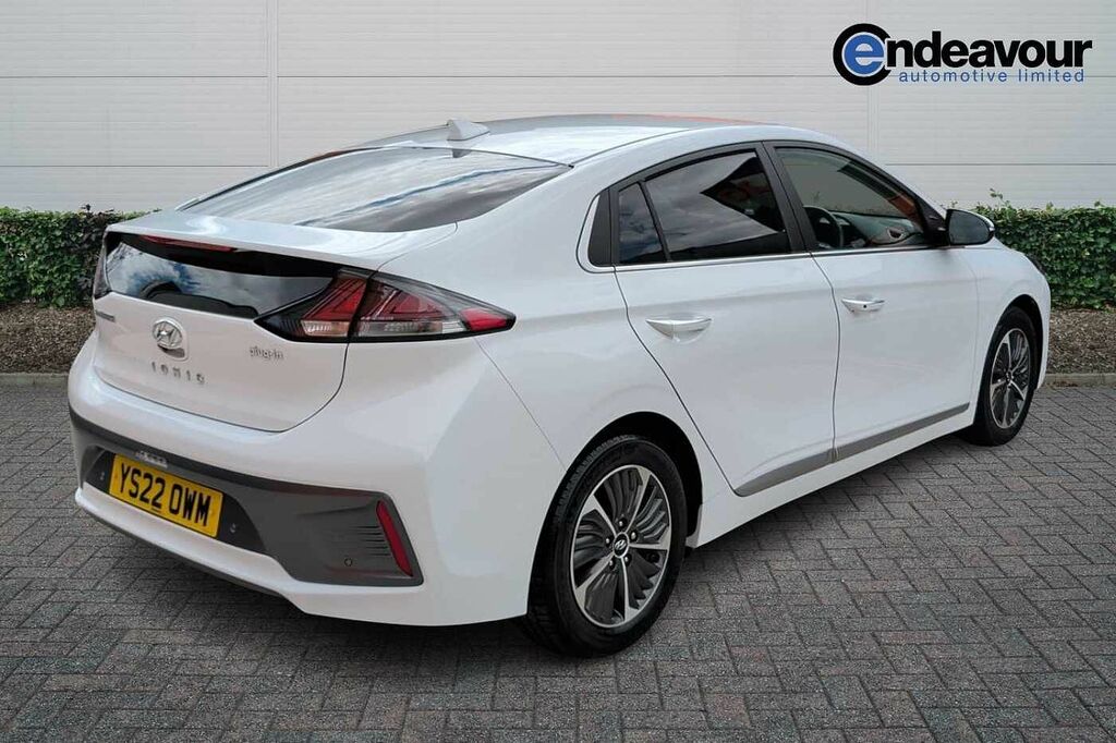 Hyundai Ioniq 1.6 Gdi Plug-in Hybrid Premium Se Dct White #3