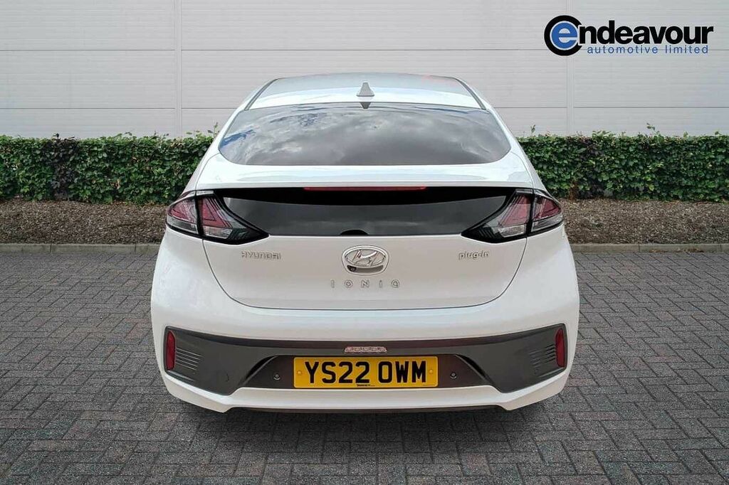 Hyundai Ioniq 1.6 Gdi Plug-in Hybrid Premium Se Dct White #4