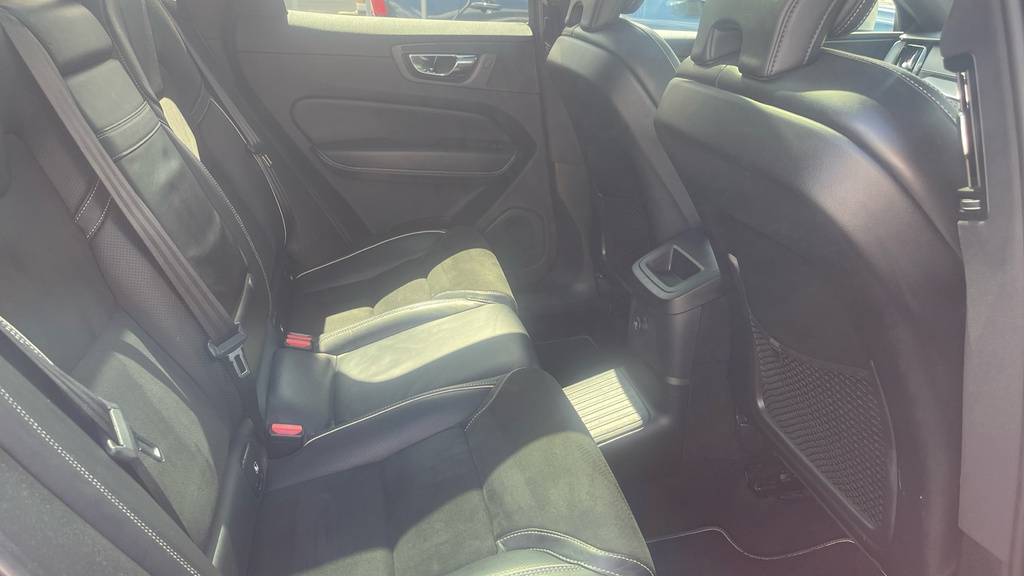 Volvo XC60 T8 Twin Engine Awd R-design Pro PO19OKA Black #6