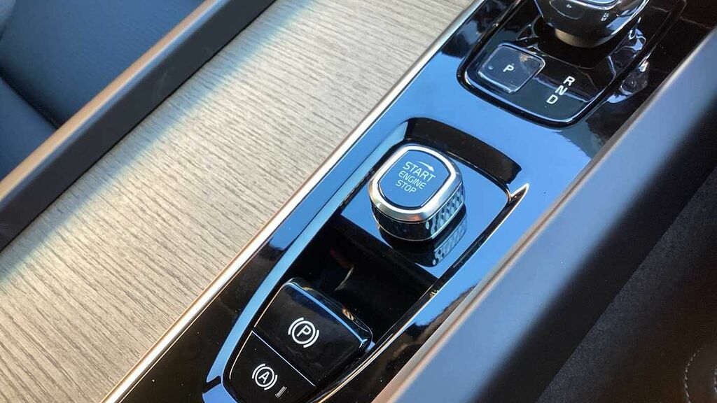 Volvo XC60 Core, T6 Awd Plug-in Hybrid, Blue #25