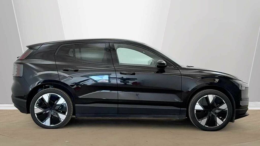 Volvo EX30 Ultra, Single Motor Extended Range, Black #2